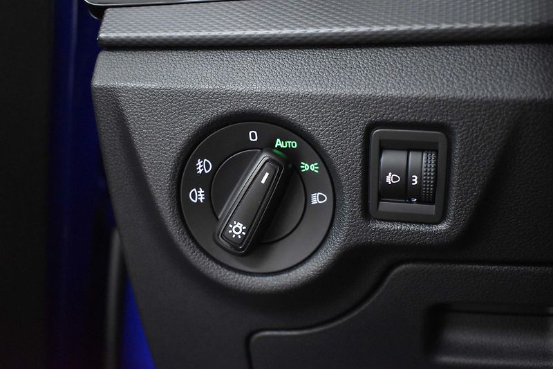 Škoda Scala 1.0 TSI 70kW MIRROR-LINK*ACC* - fotka 14 z 34