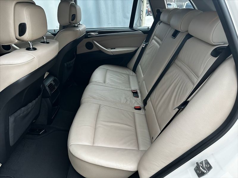 BMW X5 3,0 D 180kW xDrive - fotka 9 z 36