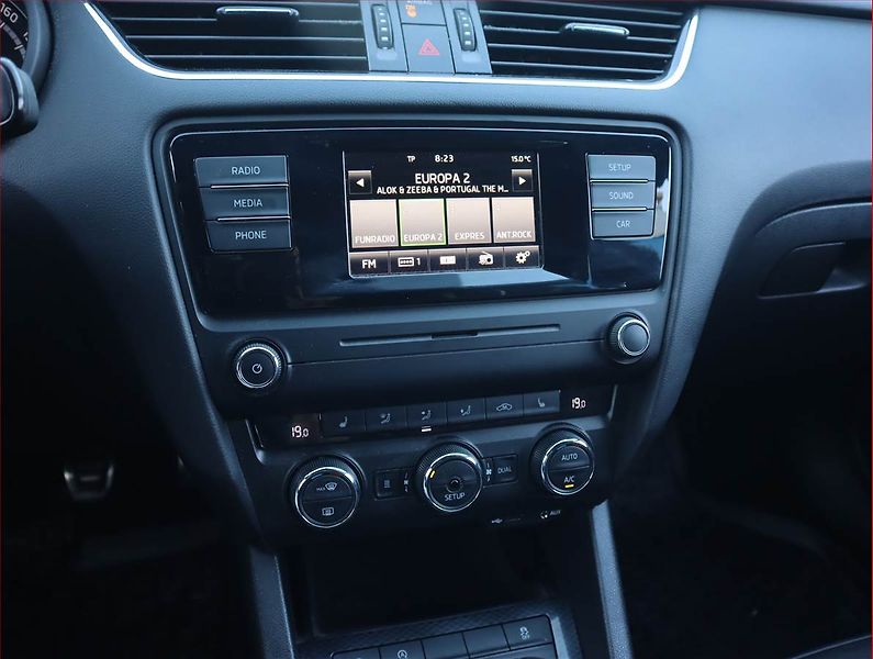 Škoda Octavia (2015) 2.0 TDI, Serv.kniha, Kůže - fotka 12 z 19