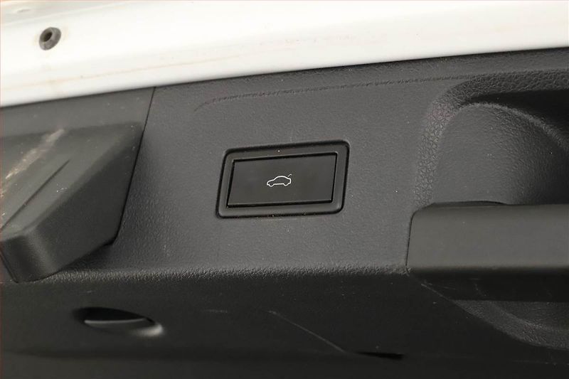 Volkswagen Passat (2019) R-Line 2.0 TDI, 4X4, Automat - fotka 16 z 16