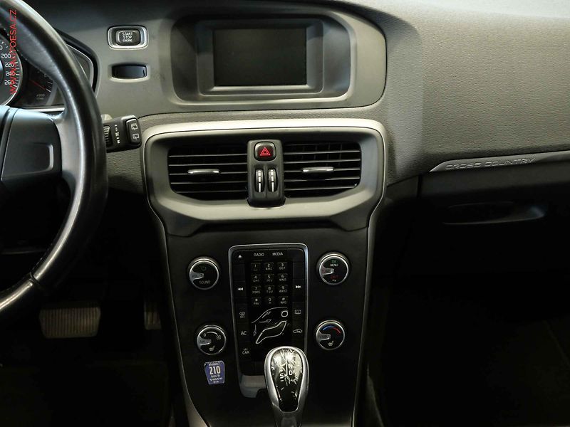Volvo V40 (2014) 1.6 D2, Cross Country, AT - fotka 9 z 18