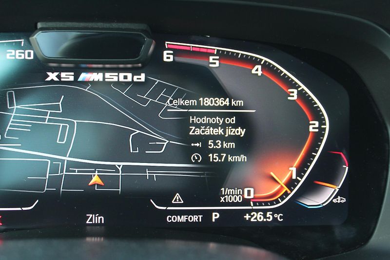 BMW X5 M50d - fotka 16 z 27
