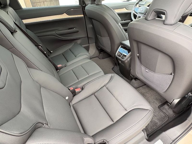 Volvo EX90 ULTRA TWIN MOTOR 335kW - fotka 22 z 30