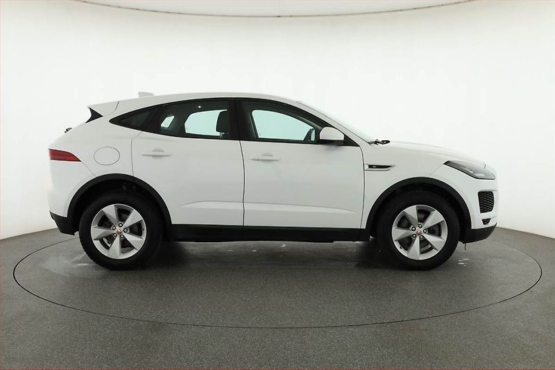 Jaguar E-Pace (2021) D150 AWD - fotka 6 z 20