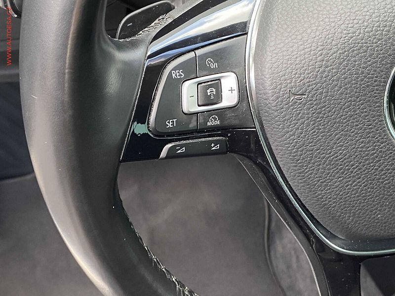 Volkswagen Passat (2016) 2.0 TDi, Highline, DSG, LED - fotka 14 z 20