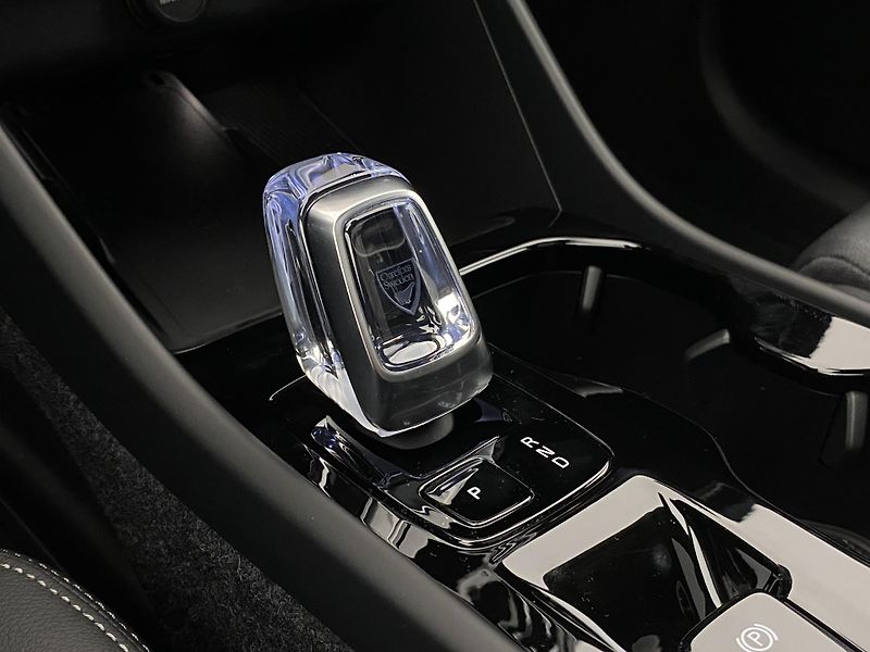 Volvo XC40 (2026) B4 AUT DARK PLUS - fotka 37 z 65