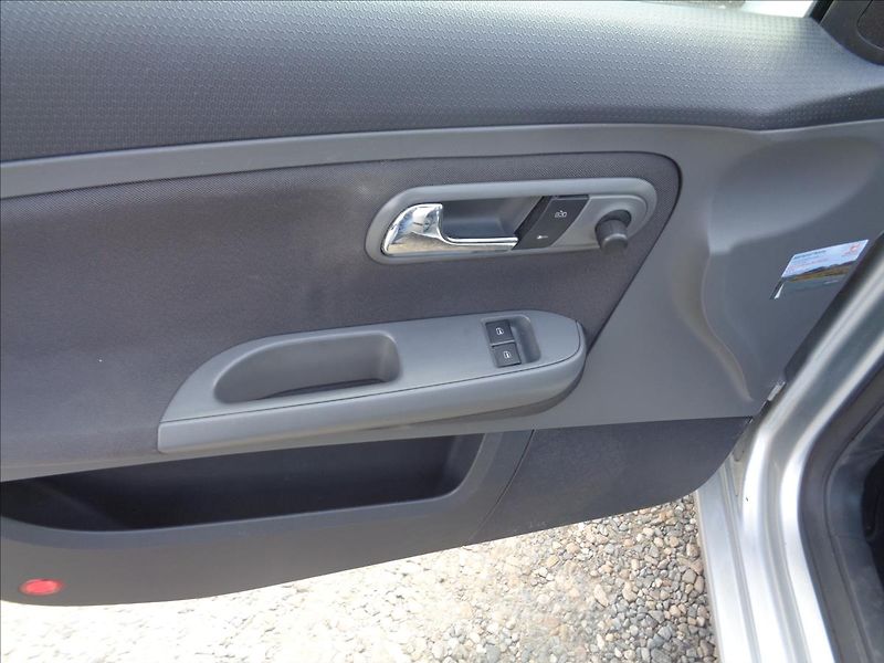 Seat Ibiza 1,4 16 V  první majitel - fotka 13 z 15