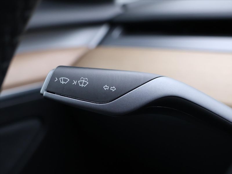 Tesla Model 3 Long Range 75kWh AWD sOH 96,4% - fotka 19 z 32