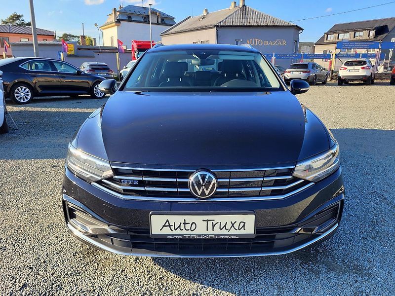 Volkswagen Passat 1.4 TSI PHEV GTE HYBRID - fotka 31 z 48