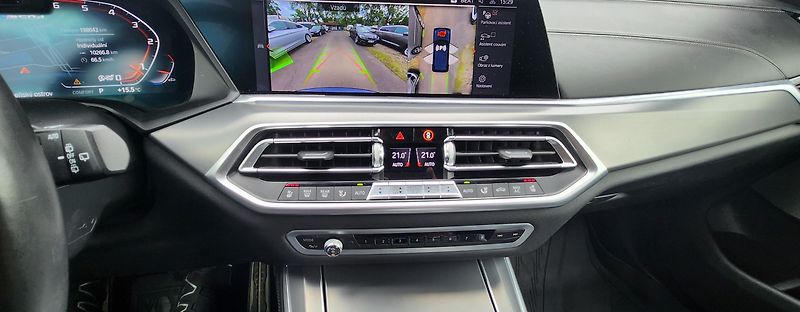 BMW X5 (2020) M50d SERVIS TAŽNÉ ČR IDIVIDUAL - fotka 37 z 48