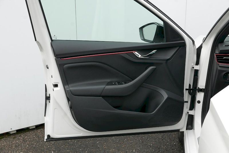 Škoda Kamiq (2025) 1.0 TSI 85 kW M6° Monte Carlo - fotka 18 z 30
