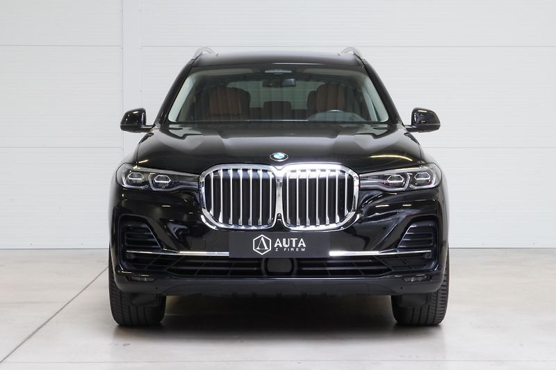 BMW X7 Xdrive40d,1MAJ,ČR,DPH,Tažné - fotka 2 z 45