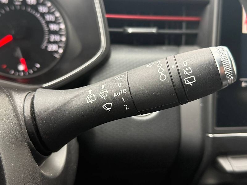 Renault Clio (2018) 1.0 TCe 74 kW Intens - fotka 17 z 22