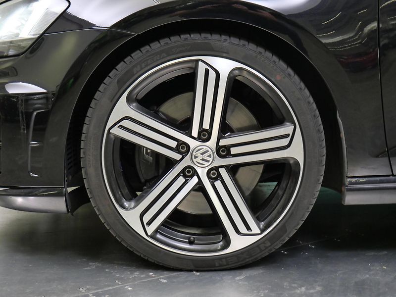 Volkswagen Golf - fotka 10 z 27