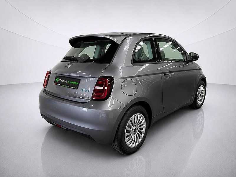 Fiat 500e (2022) Action, 100km, nový vůz - fotka 5 z 10