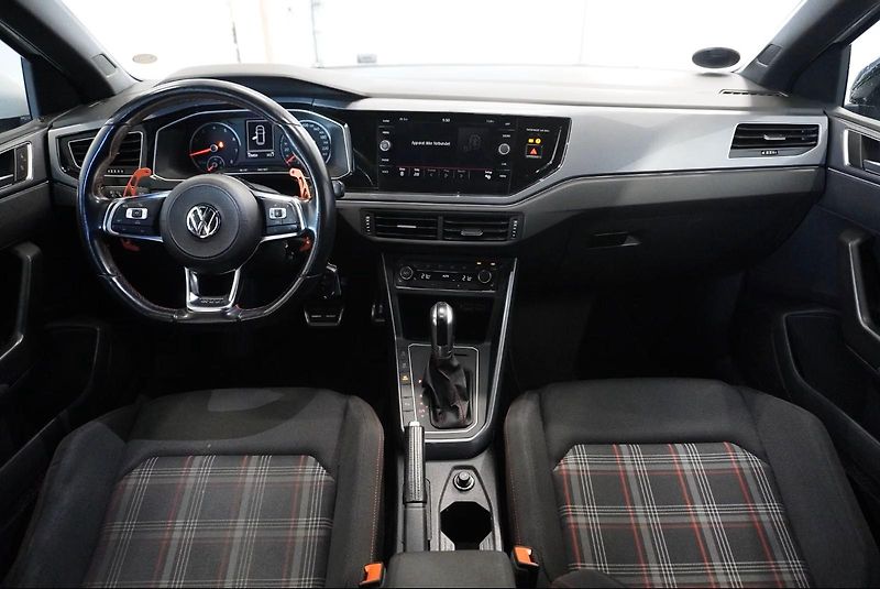 Volkswagen Polo  2,0 TSI GTI 147kW DSG6 - fotka 21 z 28