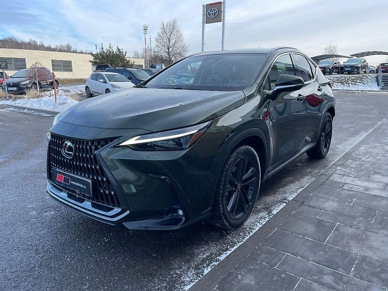 Lexus NX 350h - fotka 3 z 29