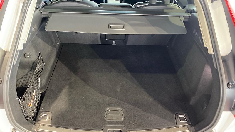 Volvo XC60 INSCRIPTION, B5 FWD, 184+10 kW - fotka 11 z 24