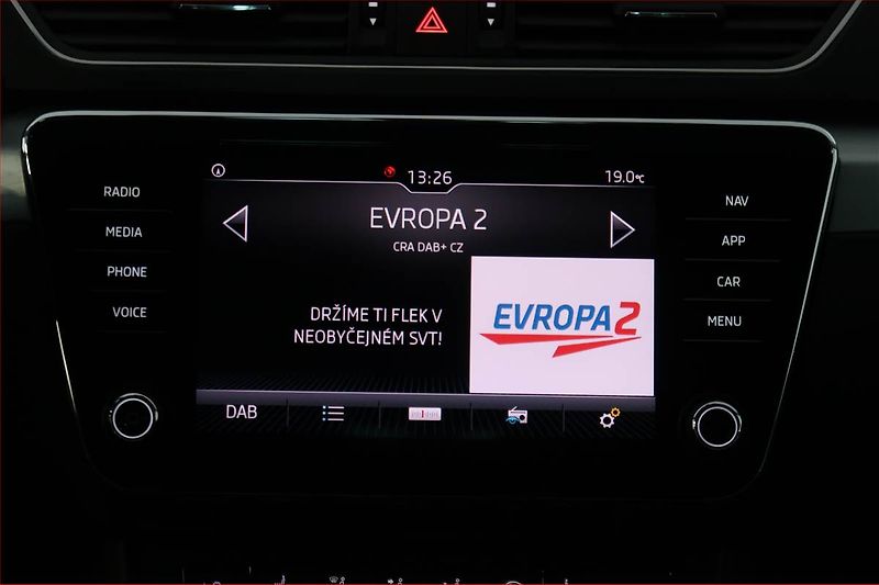 Škoda Superb (2018) Style 1.6 TDI, Navi, Bi-Xenony - fotka 16 z 19