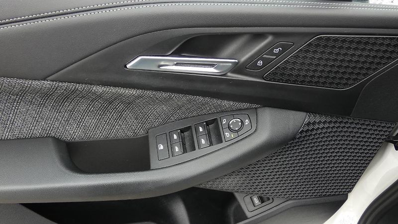 BMW Řada 2 218i Active Tourer aut. - fotka 9 z 24