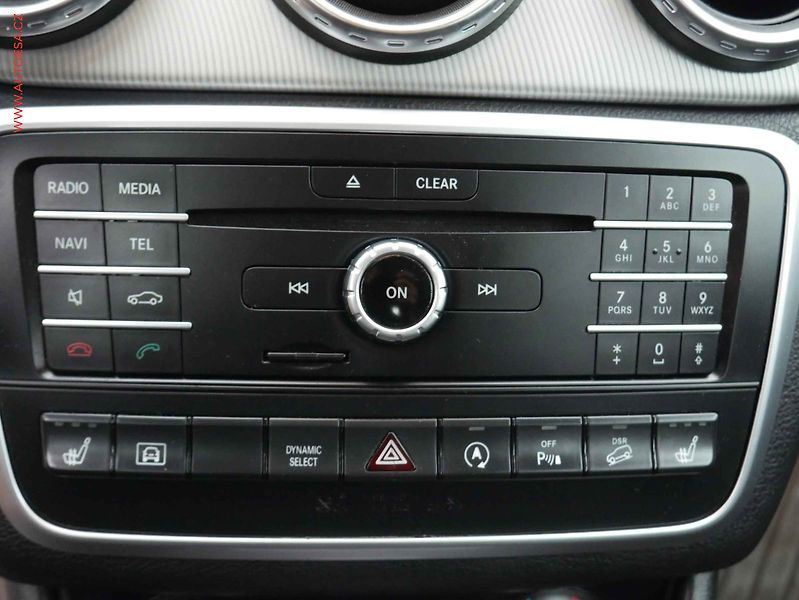 Mercedes-Benz GLA (2016) 250 4Matic 4Mat, ČR, AT - fotka 12 z 16