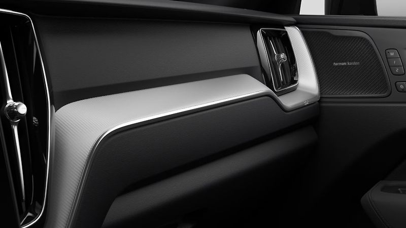 Volvo XC60 (2026) T6 AWD AUT PLUS BLACK EDITION - fotka 10 z 11