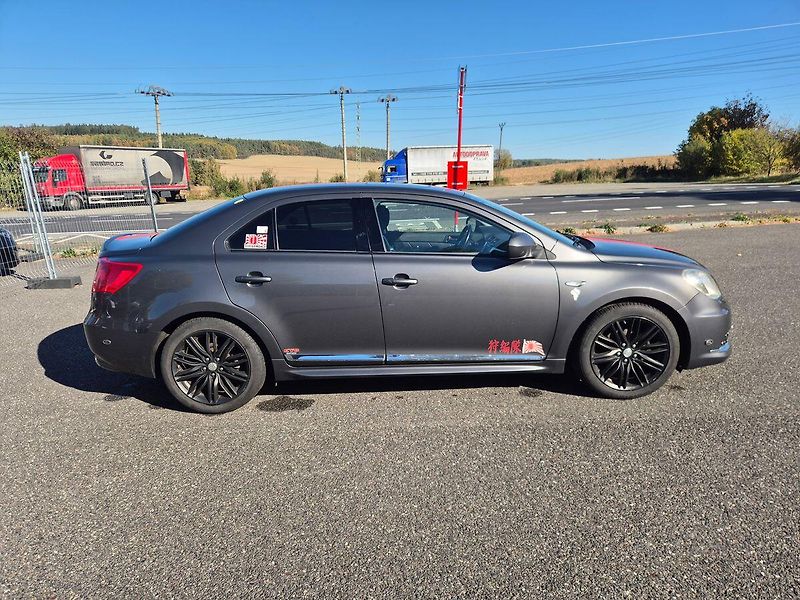 Suzuki Kizashi 2.4i 131kw,LPG,4WD,WEBASTO - fotka 4 z 24