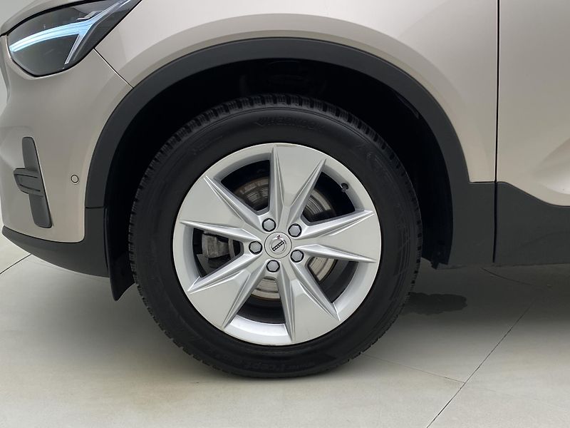 Volvo XC40 B4 BRIGHT PLUS AUT CZ - fotka 35 z 56