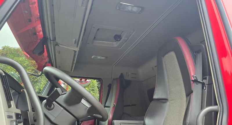 Volvo FM 380 6x2 HNJ Fassi F185 - fotka 14 z 18