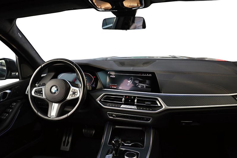 BMW X7 M50d - fotka 12 z 14