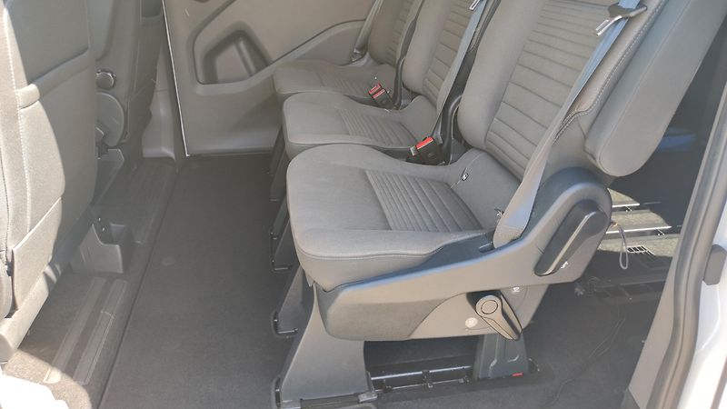 Ford Tourneo Custom (2020) - fotka 22 z 26
