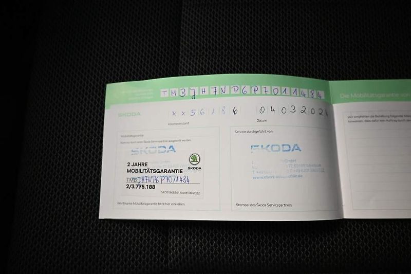 Škoda Superb (2023) 2.0 DSG Matrix LED STYLE ACC V - fotka 33 z 36