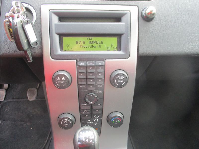 Volvo V50 2,0 D, digiklima, serviska, - fotka 16 z 34