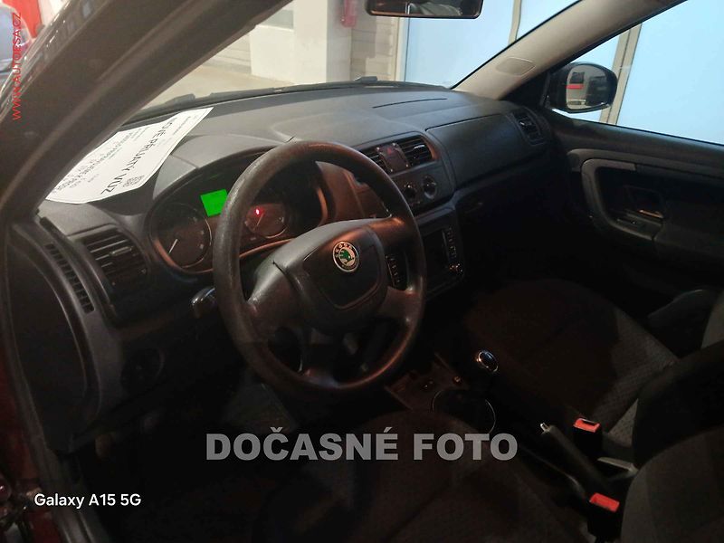 Škoda Fabia (2011) 1.2 HTP, ČR, AC, tažné - fotka 3 z 3