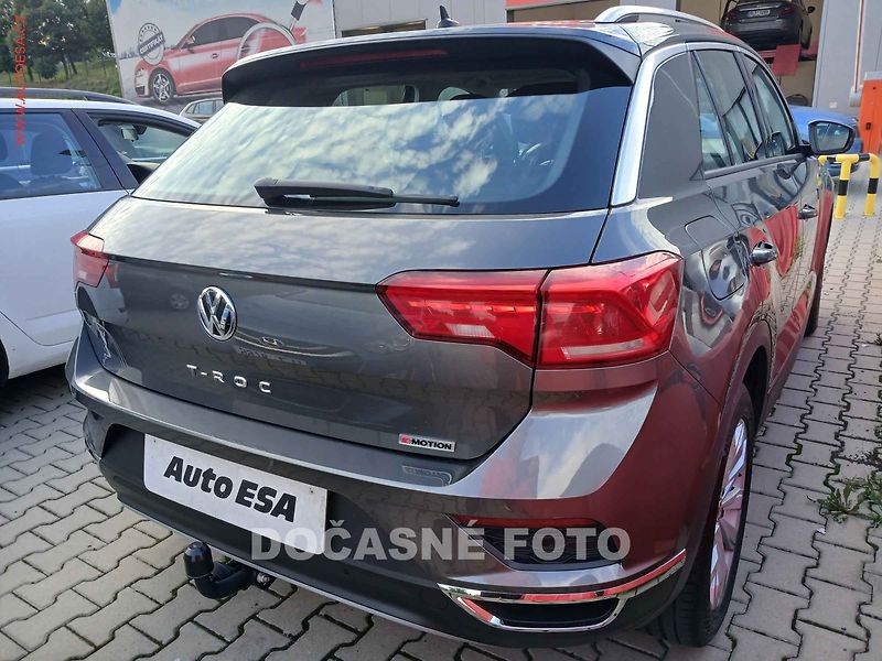 Volkswagen T-Roc (2019) 2.0TDi 4x4, 1.maj,ČR, AC - fotka 2 z 3