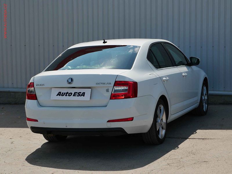 Škoda Octavia (2015) 2.0 TDi, ČR, Navi, bixen - fotka 4 z 24