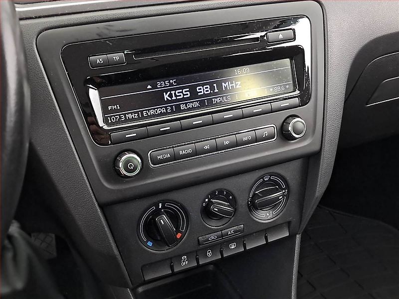Škoda Rapid (2015) 1.2 TSI - fotka 12 z 17