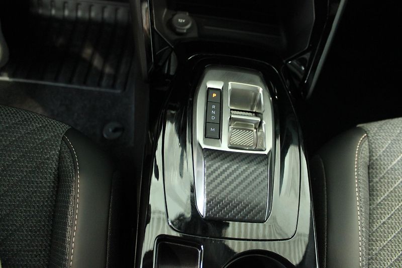 Peugeot 2008 (2026) 2008 ALLURE Hybrid 110 e-DCS6 - fotka 10 z 17