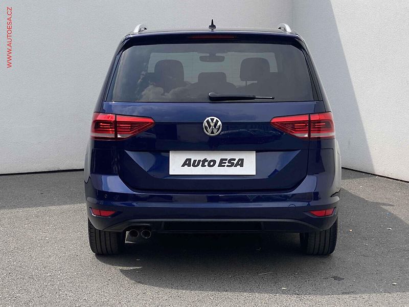 Volkswagen Touran (2019) 2.0 TDi, Highline, TZ - fotka 5 z 20