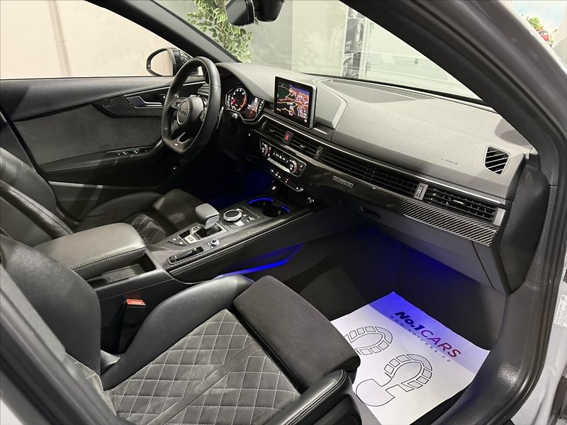 Audi RS 4 2,9   TFSI 450HP QUATTRO ALCA - fotka 25 z 45