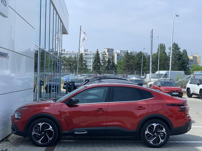 Citroën C4 X SHINE 1.2 PureTech - fotka 14 z 30