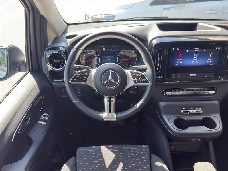 Mercedes-Benz Vito 2,0 116 CDI / Tourer Select / - fotka 11 z 21