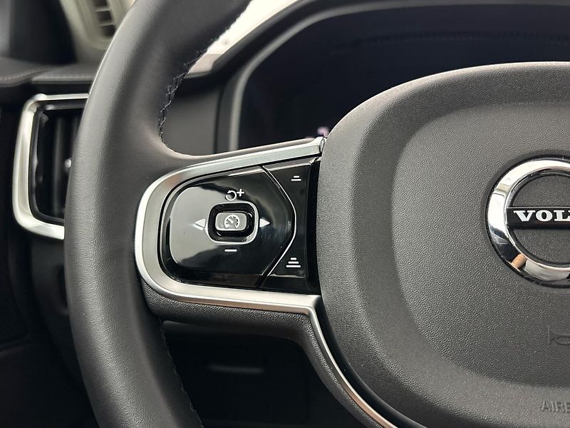 Volvo V90 Cross Country AWD - fotka 22 z 29