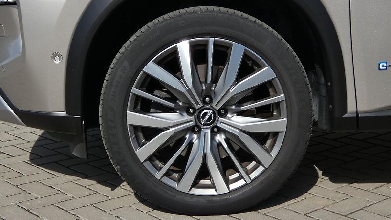 Nissan X-Trail e-POWER e-FORCE 4WD - 213 k TE - fotka 25 z 26