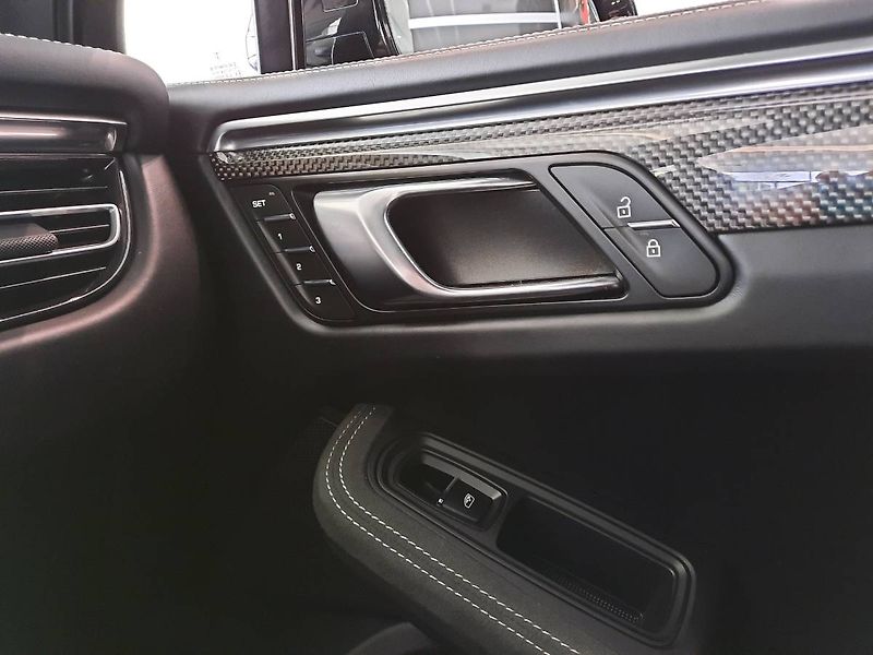 Porsche Macan (2024) GTS (324kW/440k) PDK - fotka 18 z 27