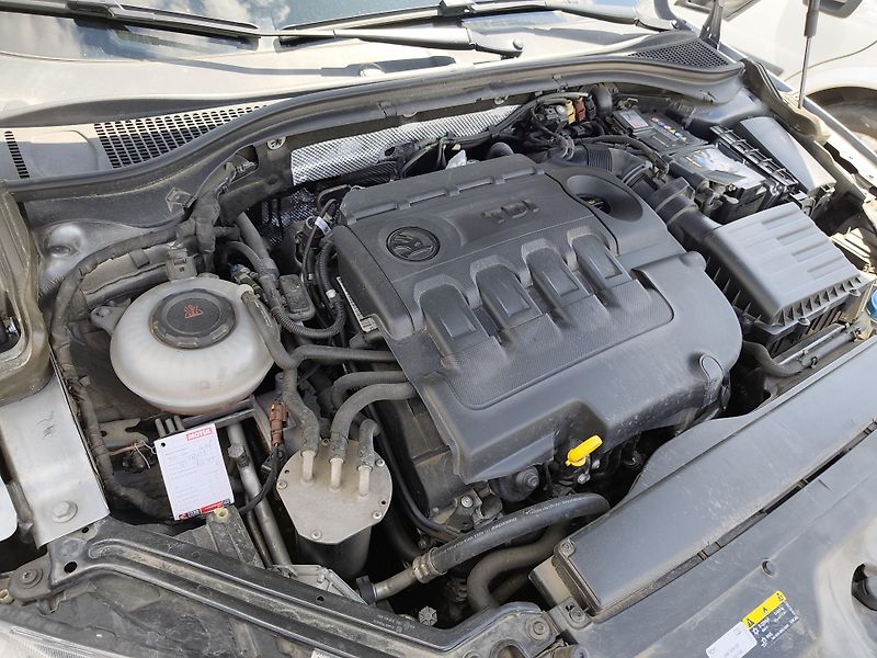 Škoda Superb (2018) Vozidlo je v perfektním stavu - fotka 17 z 18