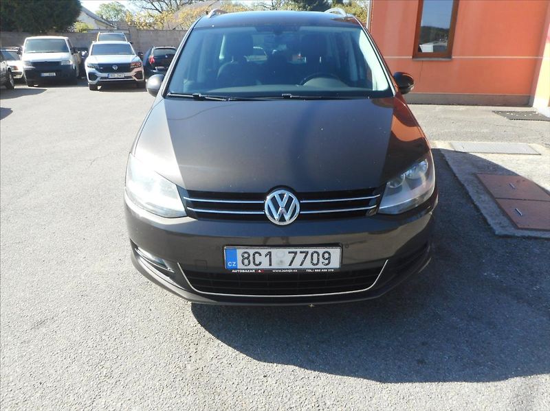 Volkswagen Sharan 2,0 TDi SOUND - fotka 2 z 38