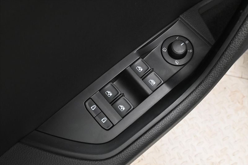 Škoda Superb 2,0 TDI 147 kW DSG 4x4 Ambitio - fotka 25 z 30
