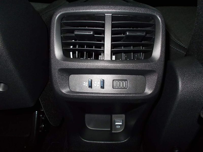 Opel Combo (2026) Elegance Plus L2H1 1.5 CDTI (9 - fotka 29 z 35
