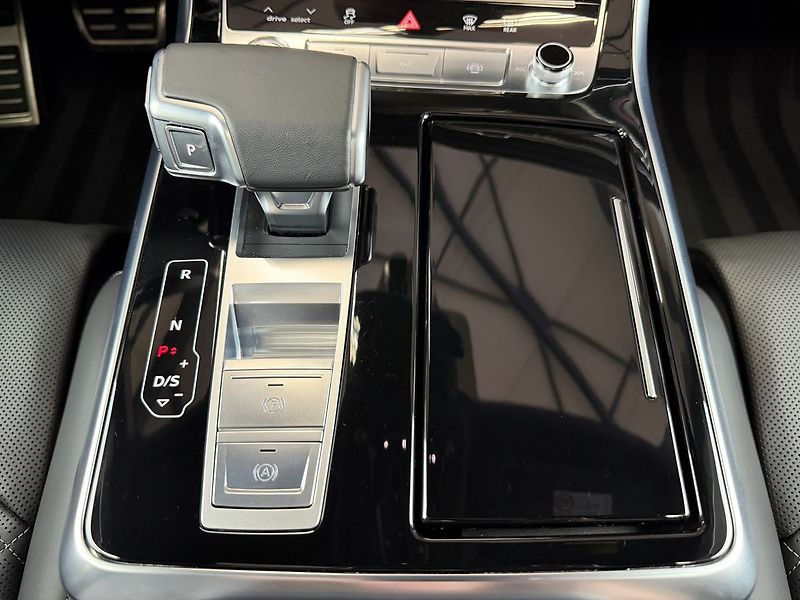 Audi Q8 60TFSI e QUATTRO, MASÁŽE, B&O - fotka 21 z 31